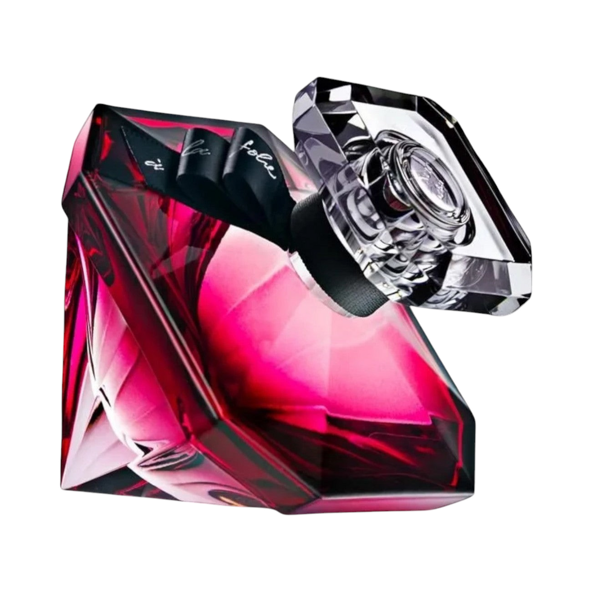 CR Signature Lancôme La Nuit Trésor À La Folie parfymeflaske formet som en rød diamant med sort sløyfe mot sort bakgrunn